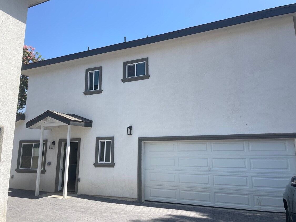 Primary Photo - 2034 Wesleygrove Ave