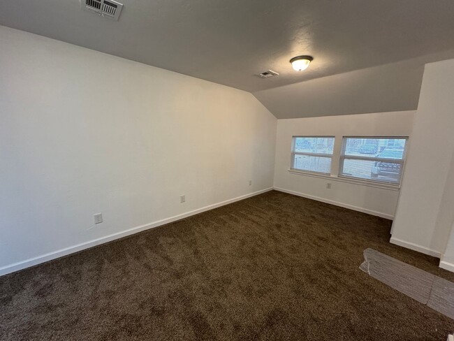 Foto del edificio - 3 bedroom, 1 bath home for rent in OKC nea...