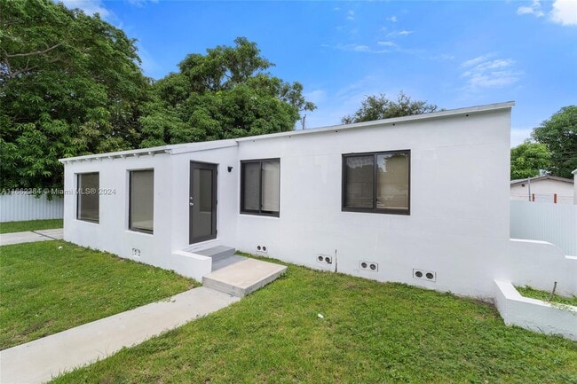 Building Photo - 165 NW 46th St