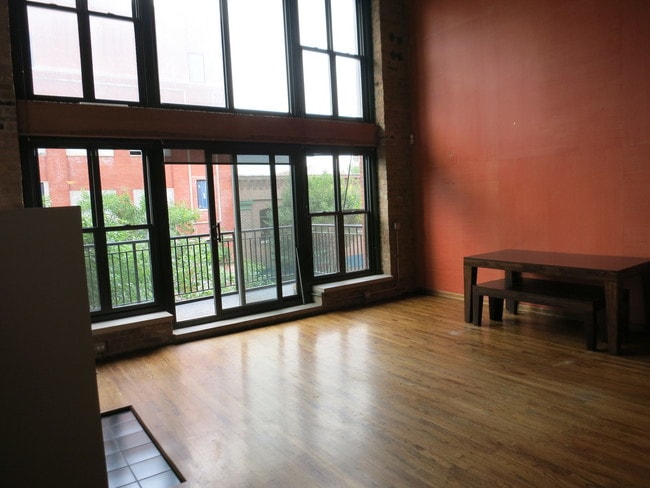 Building Photo - 50 E 26th St