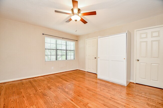 Foto del edificio - 5244 Arboles Dr