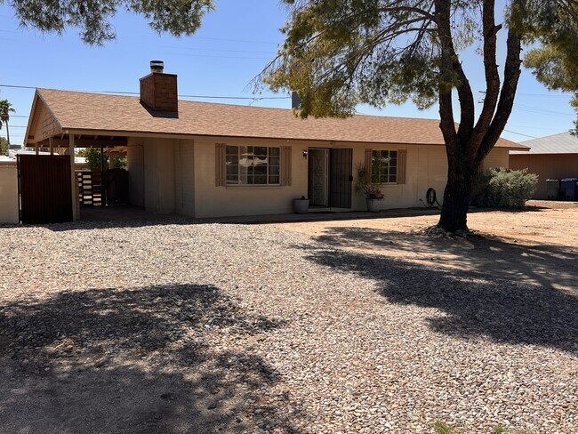 Building Photo - 1010 S Lehigh Dr