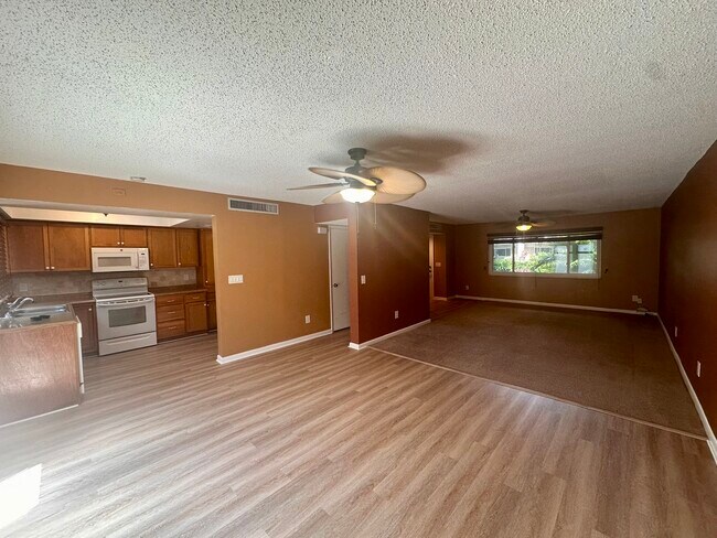 Foto del edificio - 10605 Carrollbrook Way