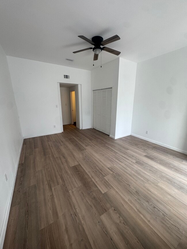 Building Photo - 839 S Jackson St