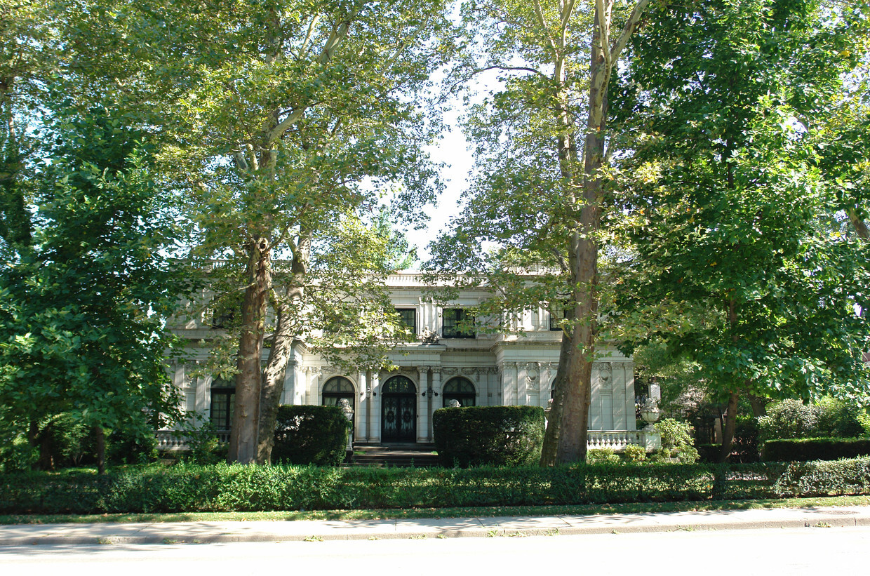 Primary Photo - Moreland - Hoffstot House