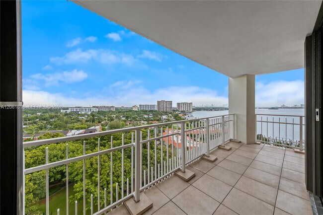 Foto del edificio - 4000 Towerside Terrace