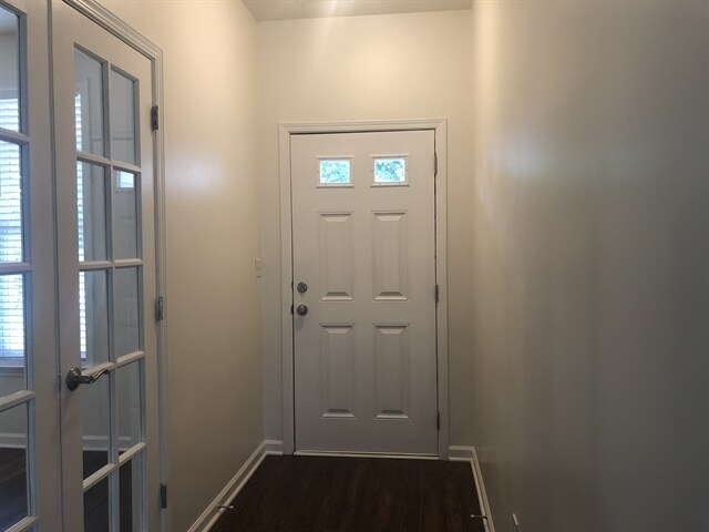 Foto del edificio - 325 Collinsworth Drive