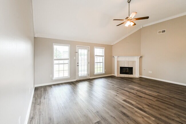 Building Photo - 9922 Lacee Ln