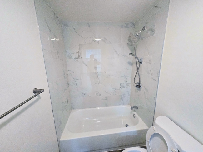 Photo - 843 S Ardmore Ave Apartment