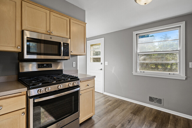 Foto del edificio - 6339 Vincent Ave S