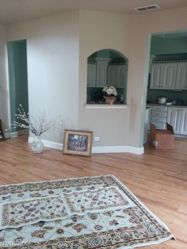 Building Photo - 2065 College Green Dr