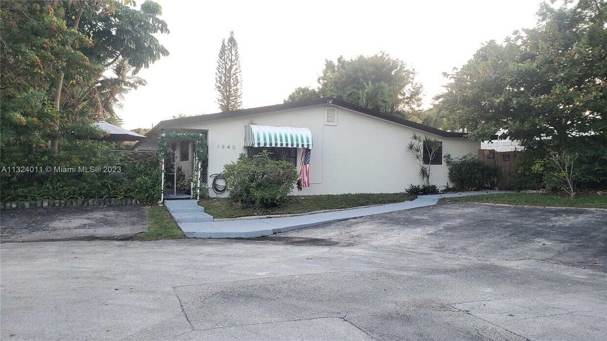 1940 NE 31st Ct Unit South, Lighthouse Point, FL 33064 Room for Rent