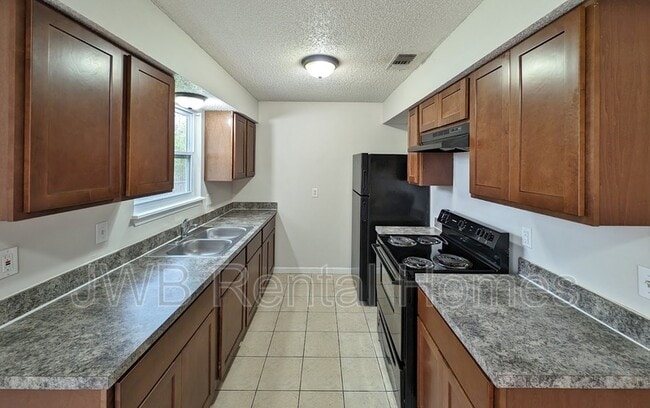 Building Photo - 1300 Bay Hill Blvd