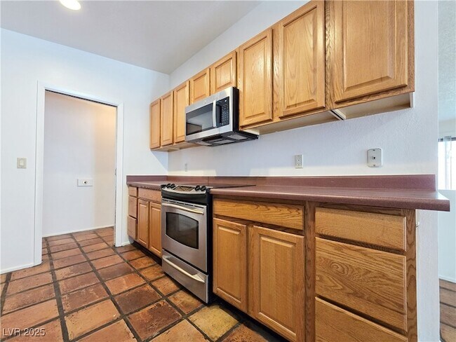 Foto del edificio - 6346 Bullion Blvd