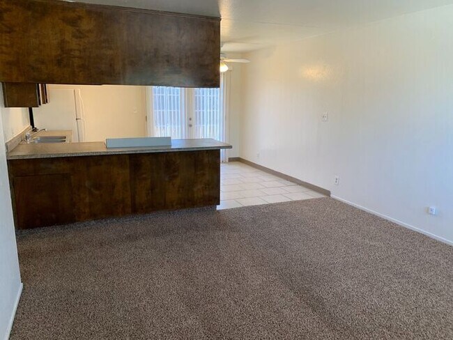 Building Photo - 2 Bed, 1 Bath unit available in Armona!