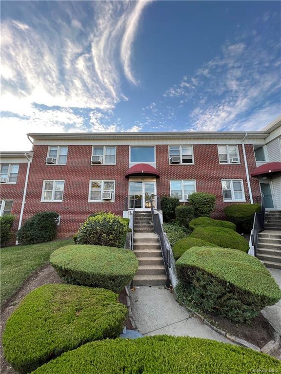 6 Burbank St, Yonkers, NY 10710 Condo for Rent in Yonkers, NY