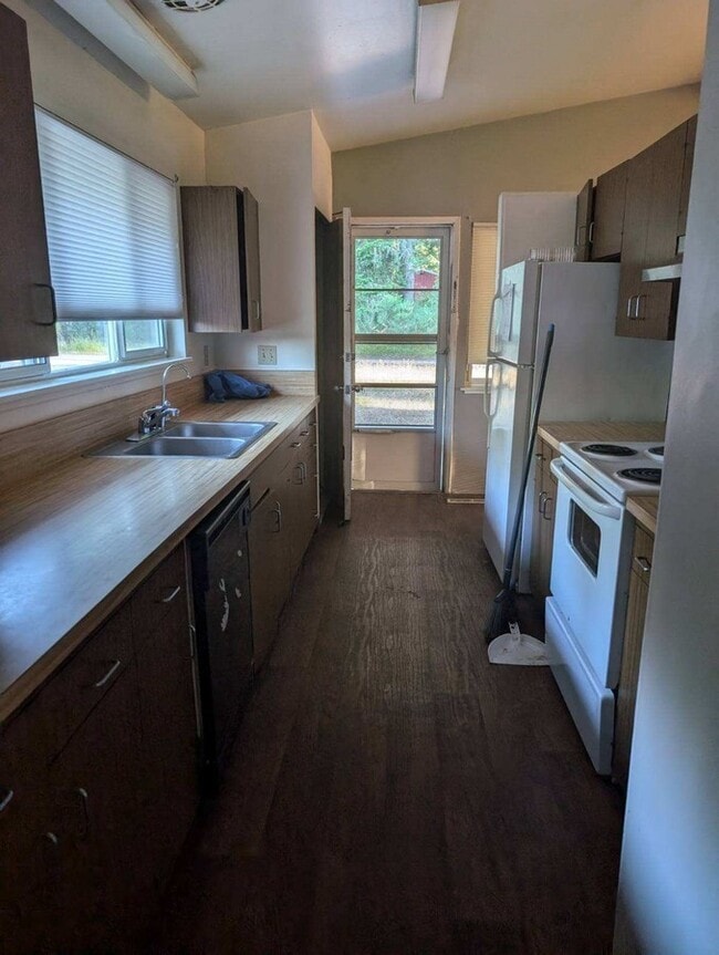 Building Photo - 12737 Lala Cove Ln SE