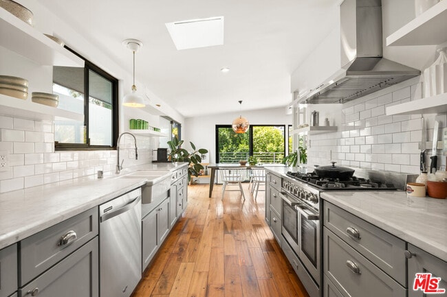 Building Photo - 3744 Buena Park Dr