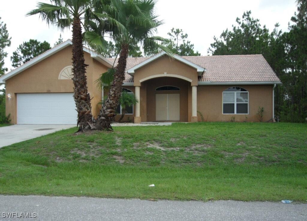 Foto principal - 1229 Claremont St E
