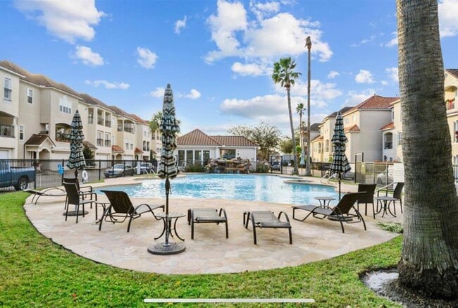 Foto del edificio - 7150 Windwater Pkwy N