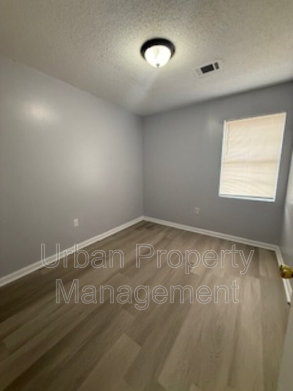 Foto del edificio - 1156 Fields Rd