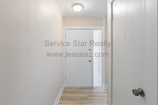 Building Photo - 11430 N 28th St