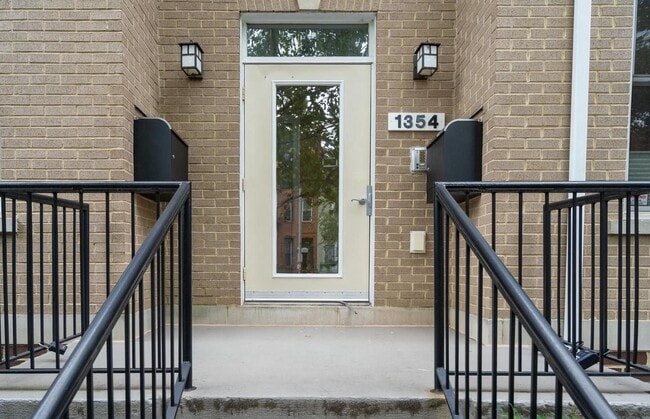Building Photo - 1354B Monroe Street, NW