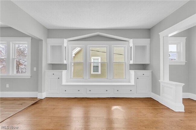 Foto del edificio - 2638 E 126th St