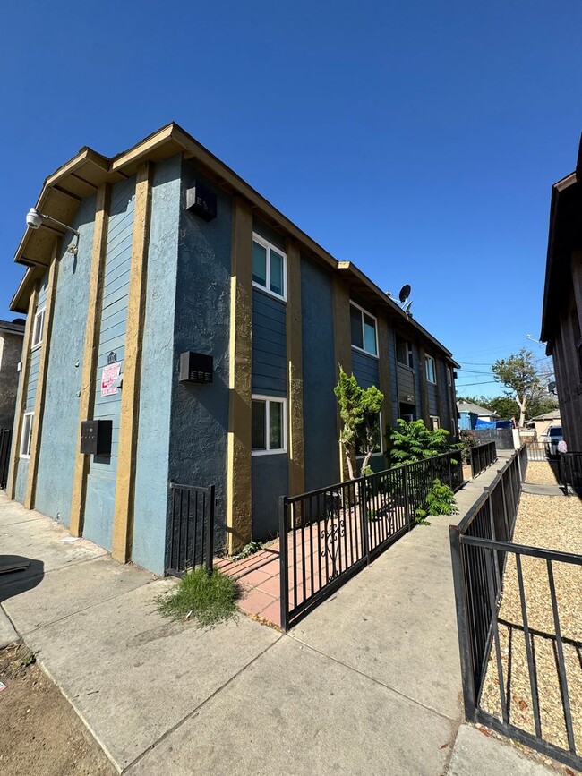 Building Photo - 1107 L St