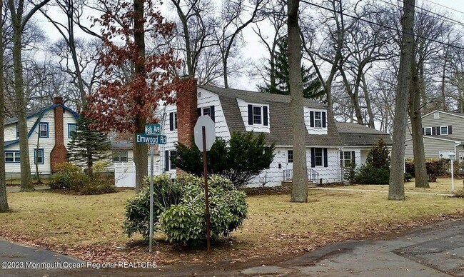 Foto del edificio - 198 Elmwood Rd