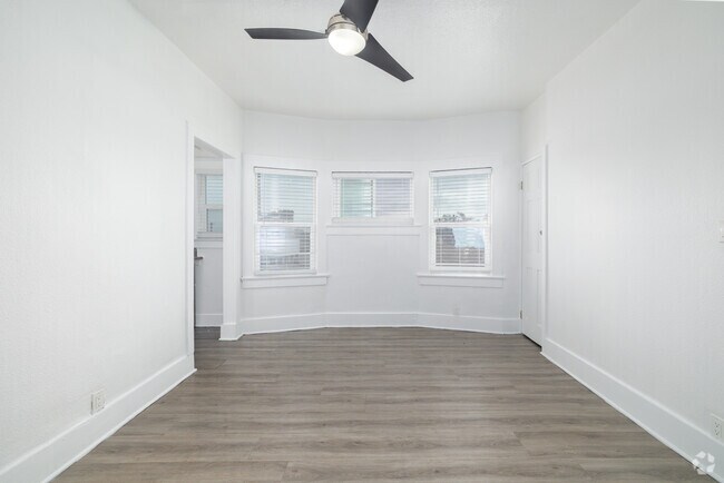 Studio - 350SF (2) - Living room - Leo Lofts
