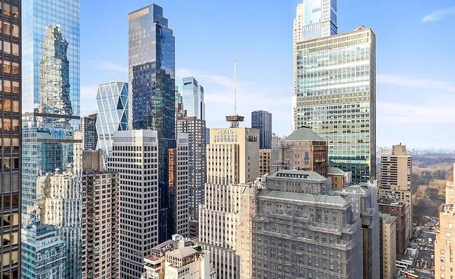 Building Photo - 159 W 53rd St
