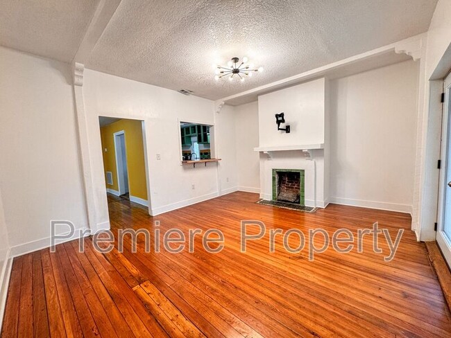 Foto del edificio - 2726 Belleview Ave