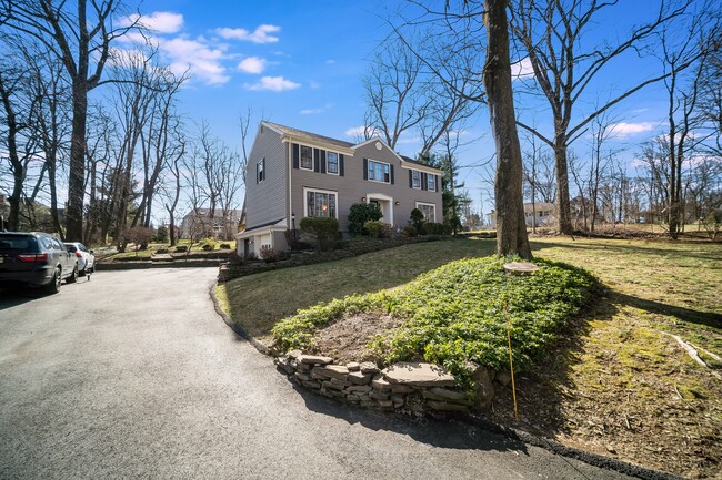 Building Photo - 74 Hillside Rd