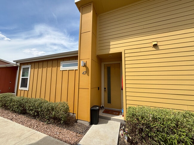 Building Photo - 151 Rikardson St