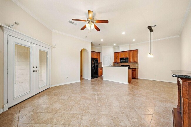 Foto del edificio - 912 Sweet Pine Dr