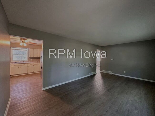 Building Photo - 1318 SW Lynn Dr