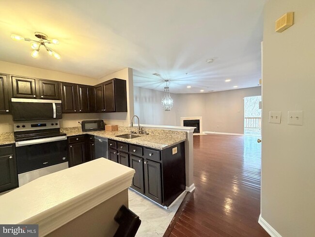 Photo - 4805 Cowslip Ct Townhome