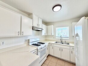 Building Photo - 32425 Rancho Vista Dr