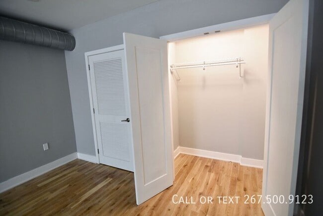 Photo - 1523 W Girard Ave Apartment