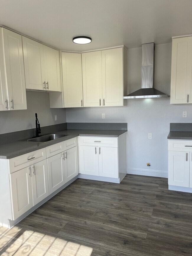 Foto del edificio - 1334 W 93rd St