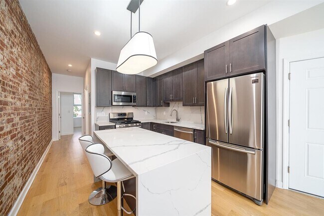 Foto del edificio - 230 Willow Ave