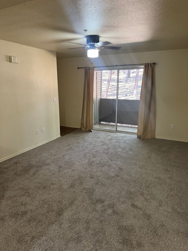 Building Photo - 2-Bed Condo in The Arbors- Ready for Move-In!