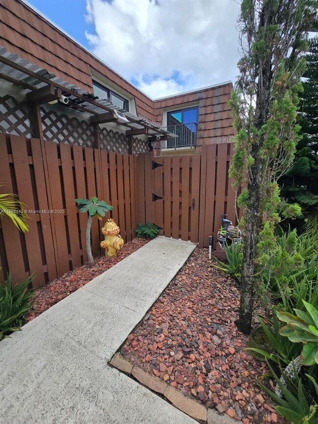 Building Photo - 1150 SW 118th Terrace