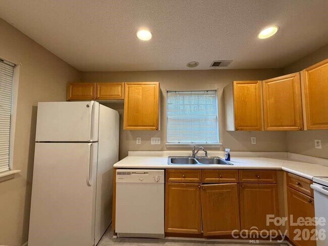 Foto del edificio - 6007 Cougar Ln