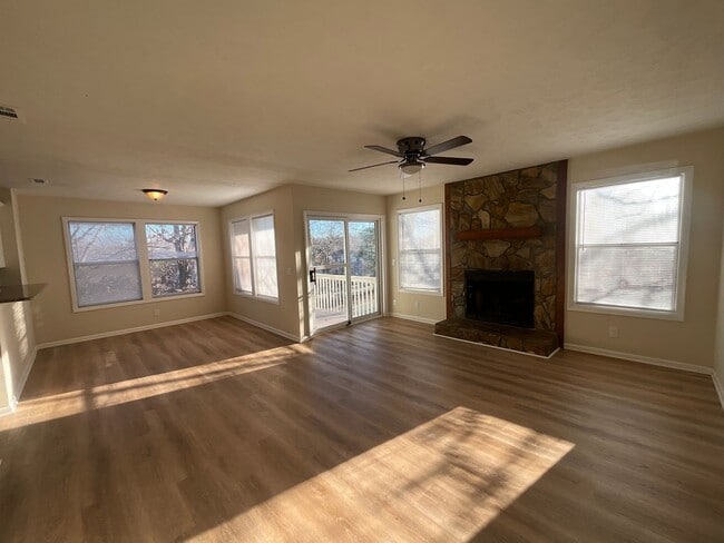 Building Photo - 1022-4 Brookhollow Drive Fayetteville, NC 28314