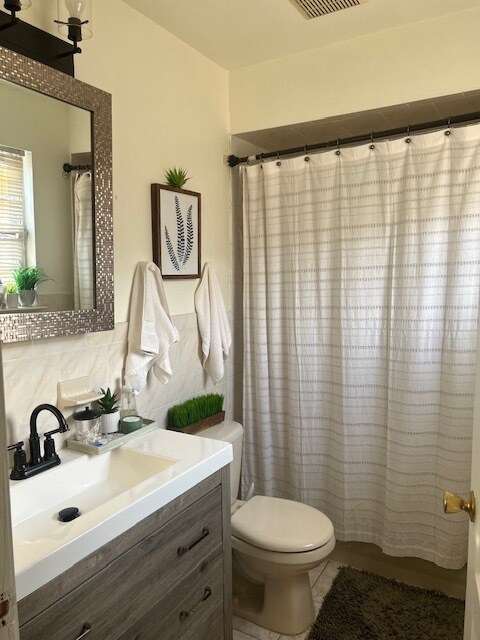 Master Bathroom - 273 S 9th St