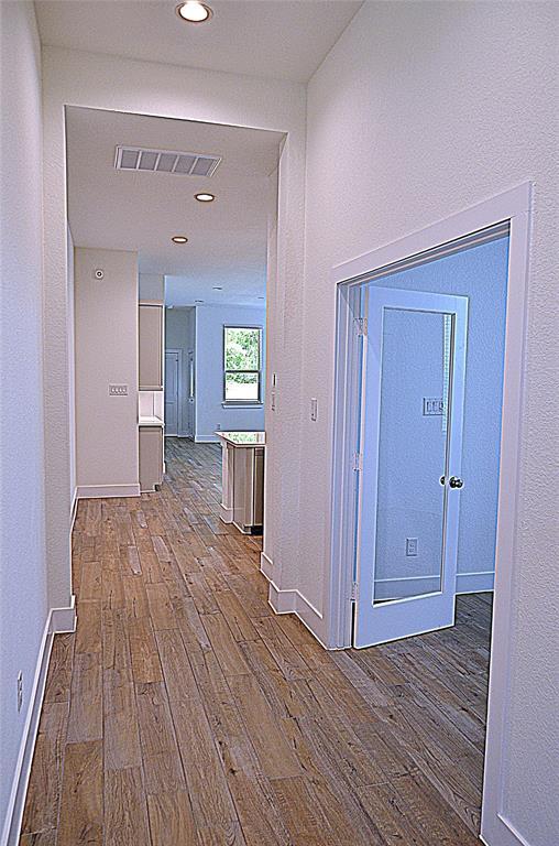 Foto del edificio - 219 Lukewood Cir