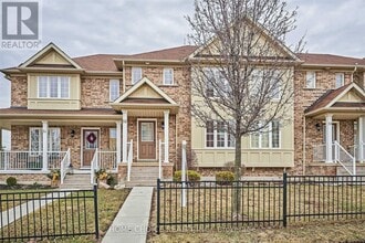 Building Photo - 460 Woodmount Dr