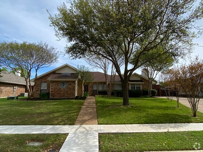 Building Photo - 3733 Interlaken Dr